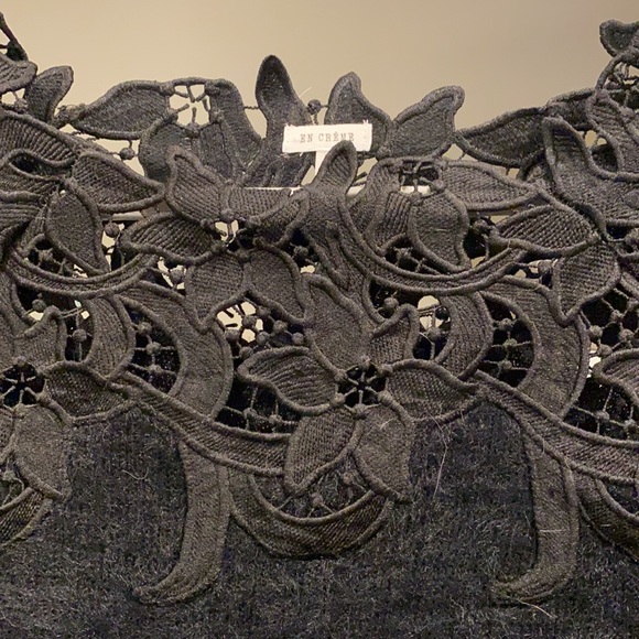 Vicidolls En Creme sweater with lace cutout detail - Picture 4 of 6